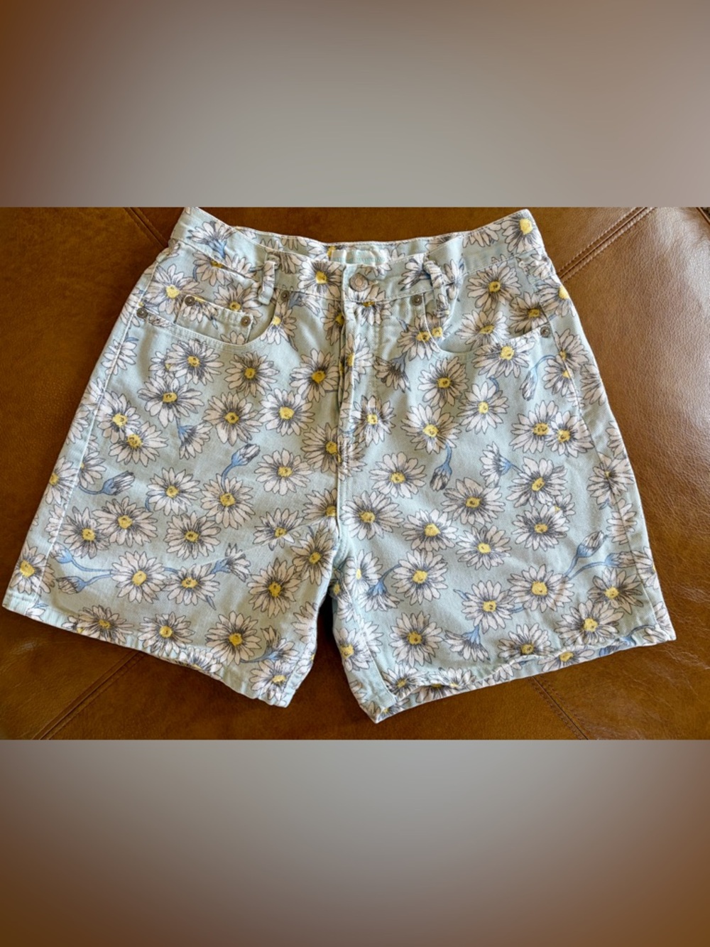 🌼 Vintage GUESS by Georges Marciano Daisy Print Shorts Size 1 - Picture 4 of 12